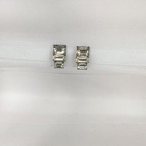Vintage emerald cut rhinestones screw back earrings.